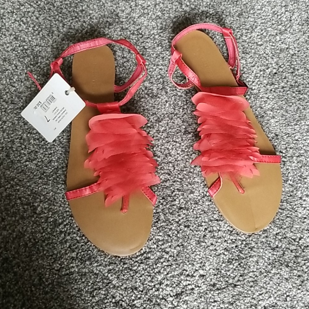 Coral pink size 7 kitten heel
